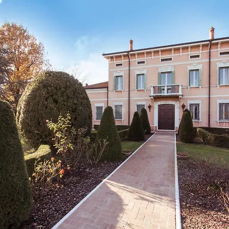 Il Ciliegio , Via Superiore 93 Luzzara Bed & Breakfast 3*