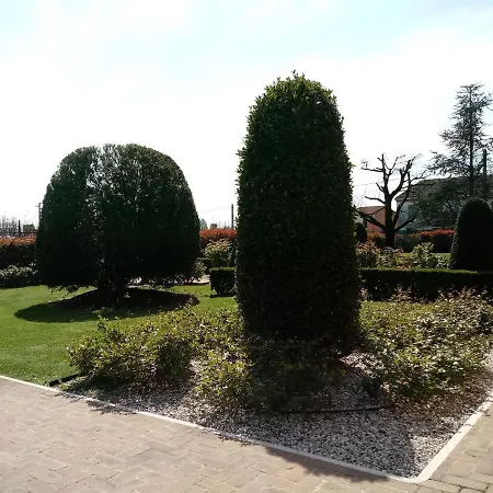 Il Ciliegio , Via Superiore 93 Luzzara Bed & Breakfast 3*