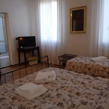 Il Ciliegio , Via Superiore 93 Luzzara 3* Suzzara